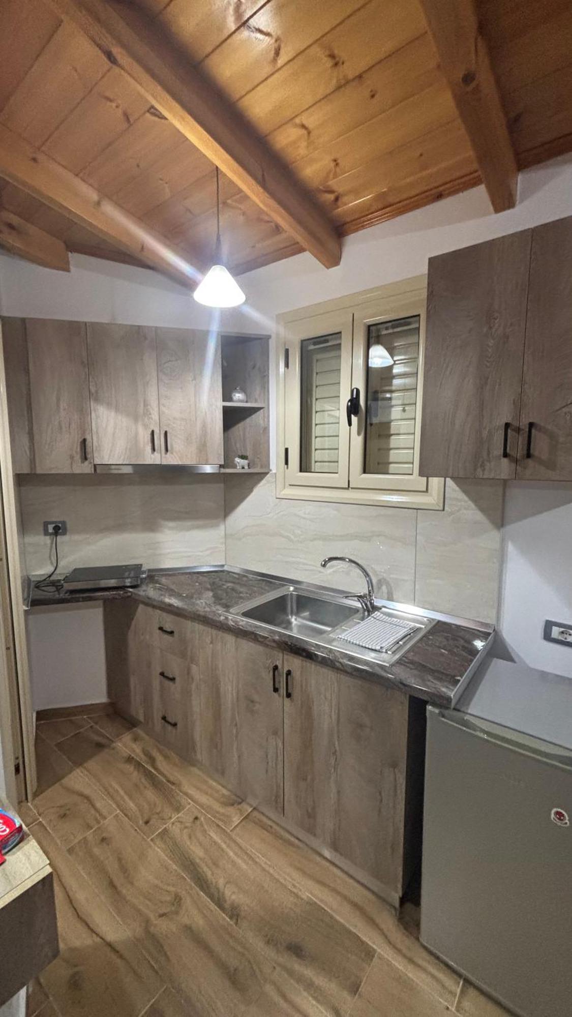 Hotel Vila Andi Zverneci Dış mekan fotoğraf